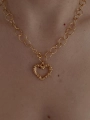 Limitowany naszyjnik Serce Vander Jewelry noszony na szyi – elegancka biżuteria handmade z Polski